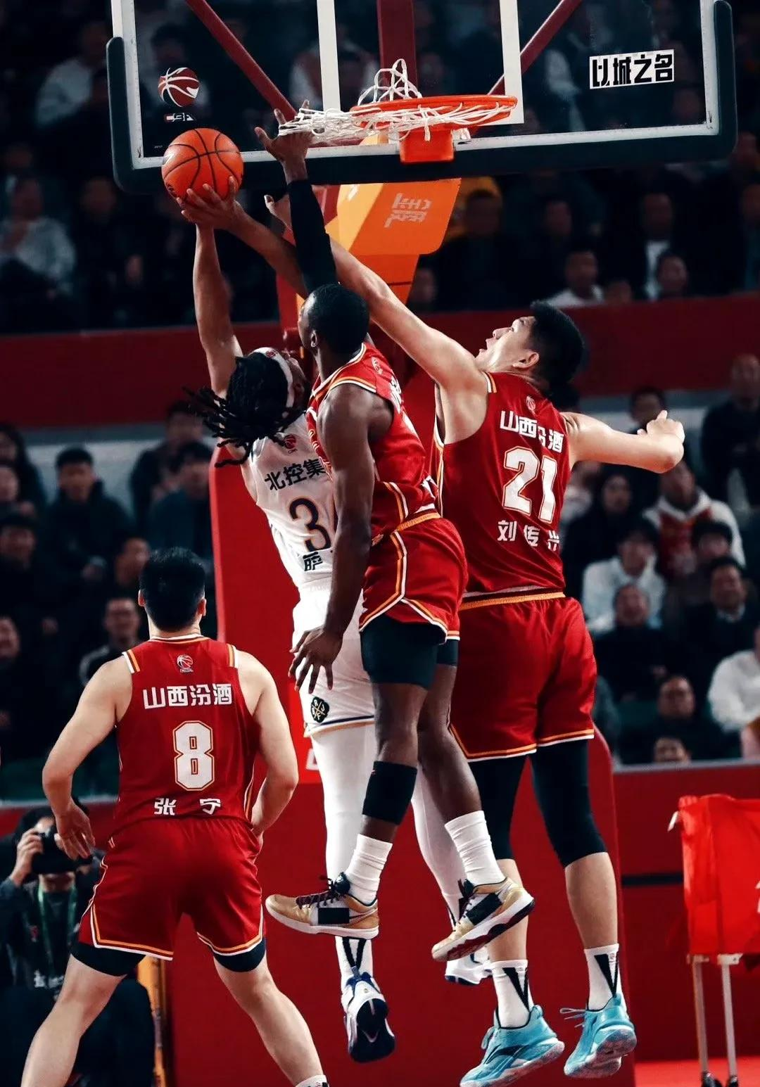 关于CBA季后赛倒计时，北京首钢今夜强势反弹，细节引发关注，话题不断，训练强度明显提升的信息