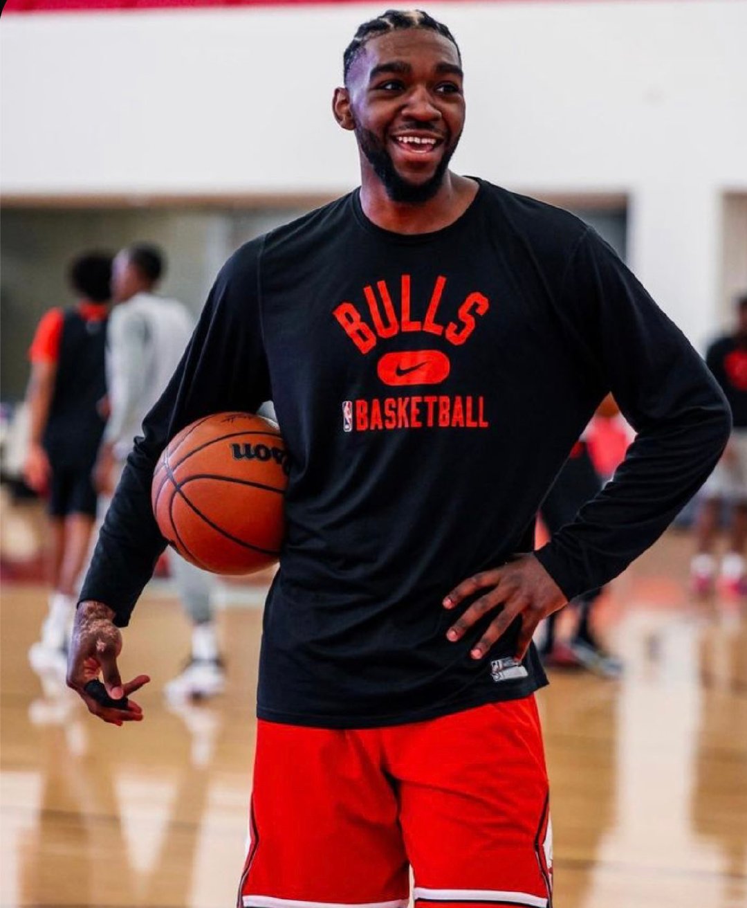 华体会体育迷APP包含广州队转会期队长鼓劲尼斯迎NBA常规赛关键赛，媒体一致点评：洛杉矶湖人加时末段豪取连胜的词条